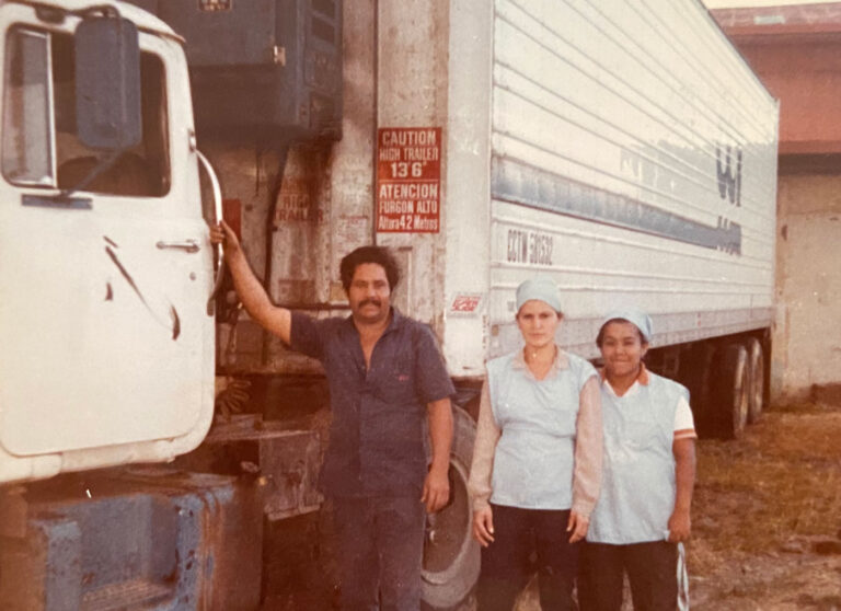 Nuestro primer camión de exportación contenía 40.000 Lbs de yuca congelada y se exportó el 8 de abril de 1985.