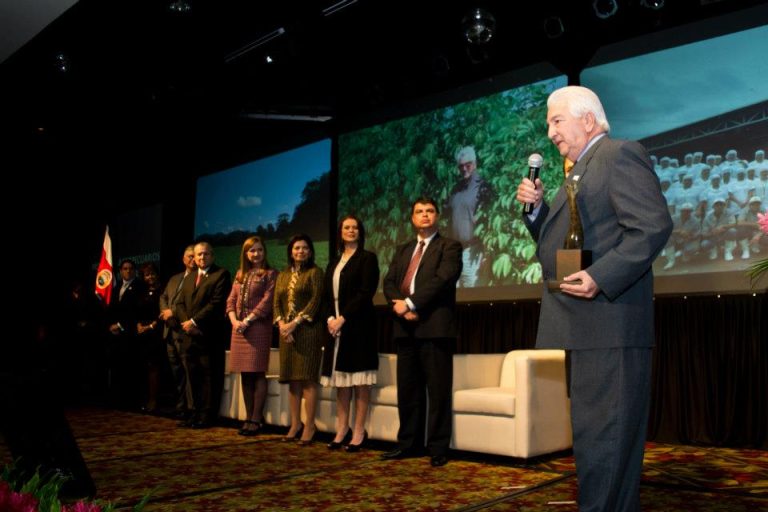 En el 2011, la Cámara de Exportadores de Costa Rica (CADEXCO) nos otorgó el premio como la mejor compañía en la categoría de Exportador Agroindustrial.